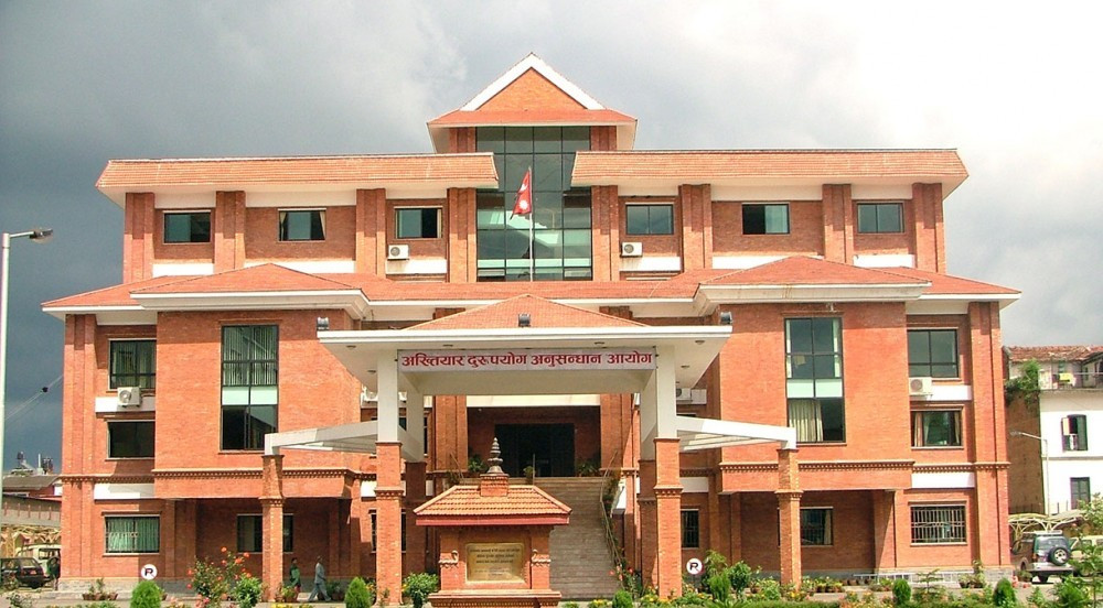 प्रहरी निरीक्षक र इन्जिनियर घुससहित पक्राउ