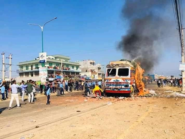 कोहलपुर दुर्घटना : तनाव नरोकिएपछि कर्फ्यु आदेश