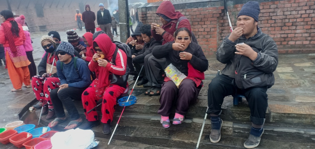मन थिएन जोगी बन्नलाई ...