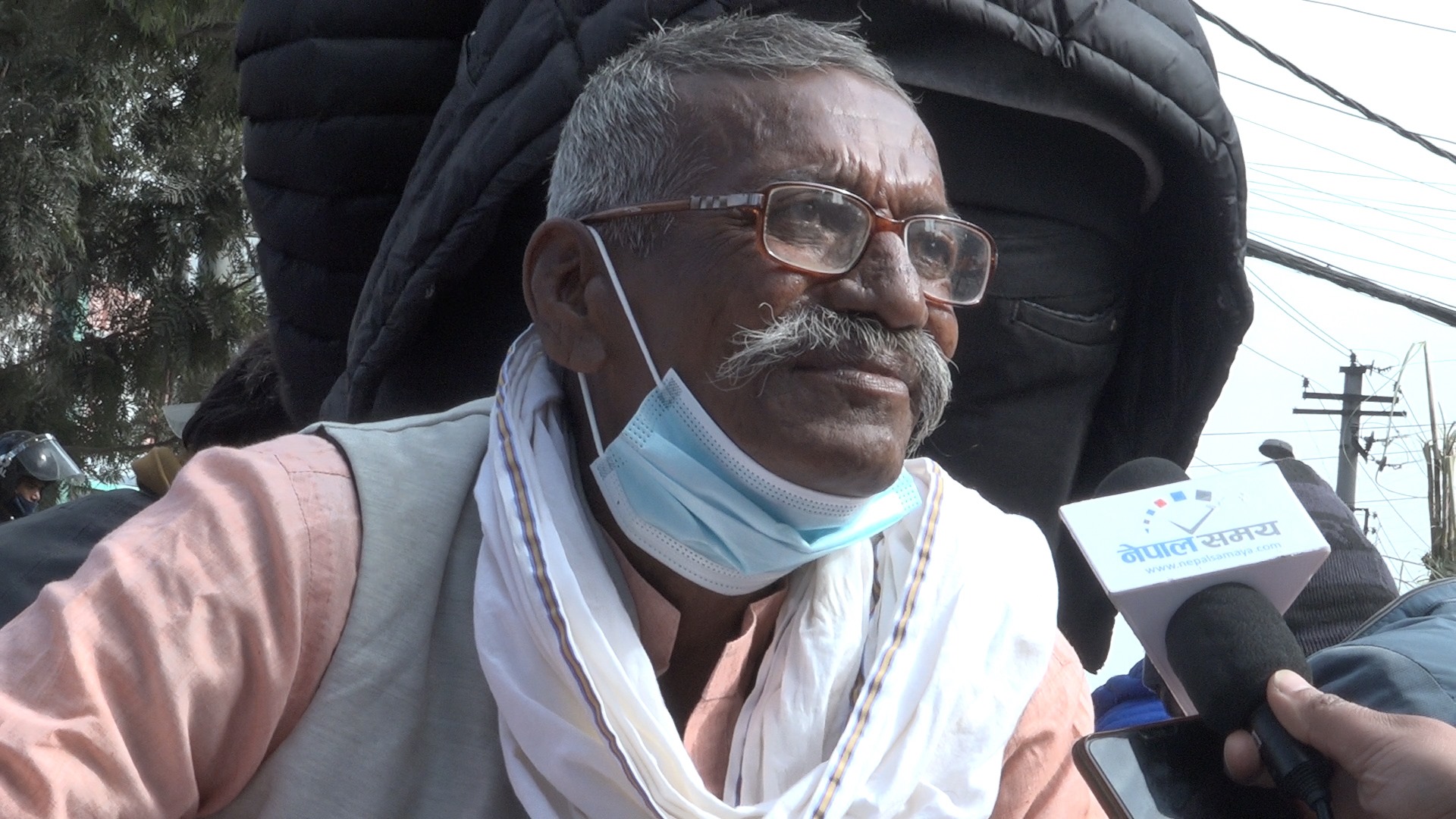 उखु किसानलाई छोरीको सन्देश : ‘बाबु बैंक घर लिलाम करब कहिक चिठी पठैने अछि’