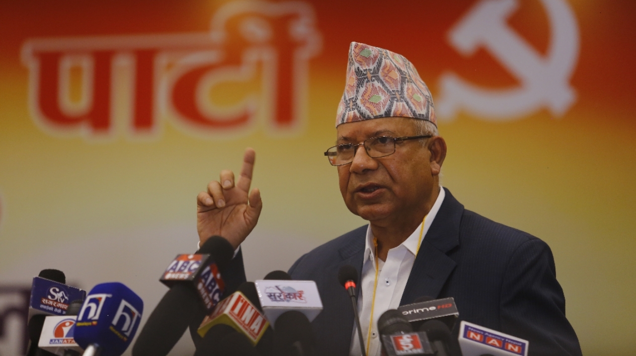 एमाले एकतामा विश्वस्त छैनन् नेपाल, भनिरहन्छन्- बालुवा पेलेर तेल निस्कने वाला छैन