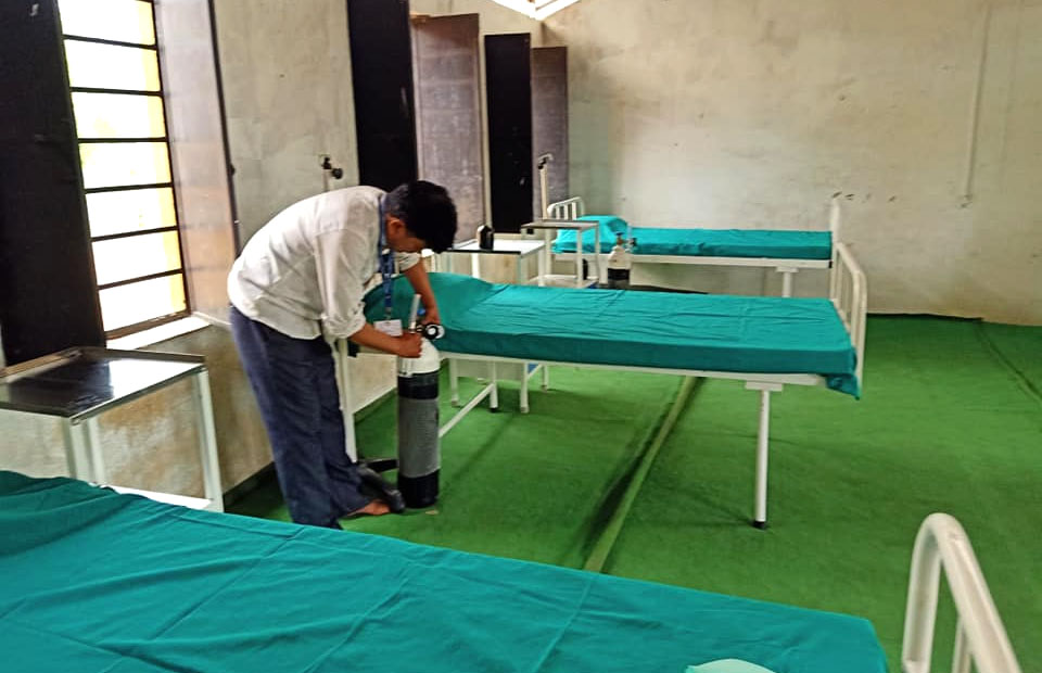 स्थानीय तहका जोखिमपूर्ण आइसोलेसन : चिकित्सक न पर्याप्त अक्सिजन