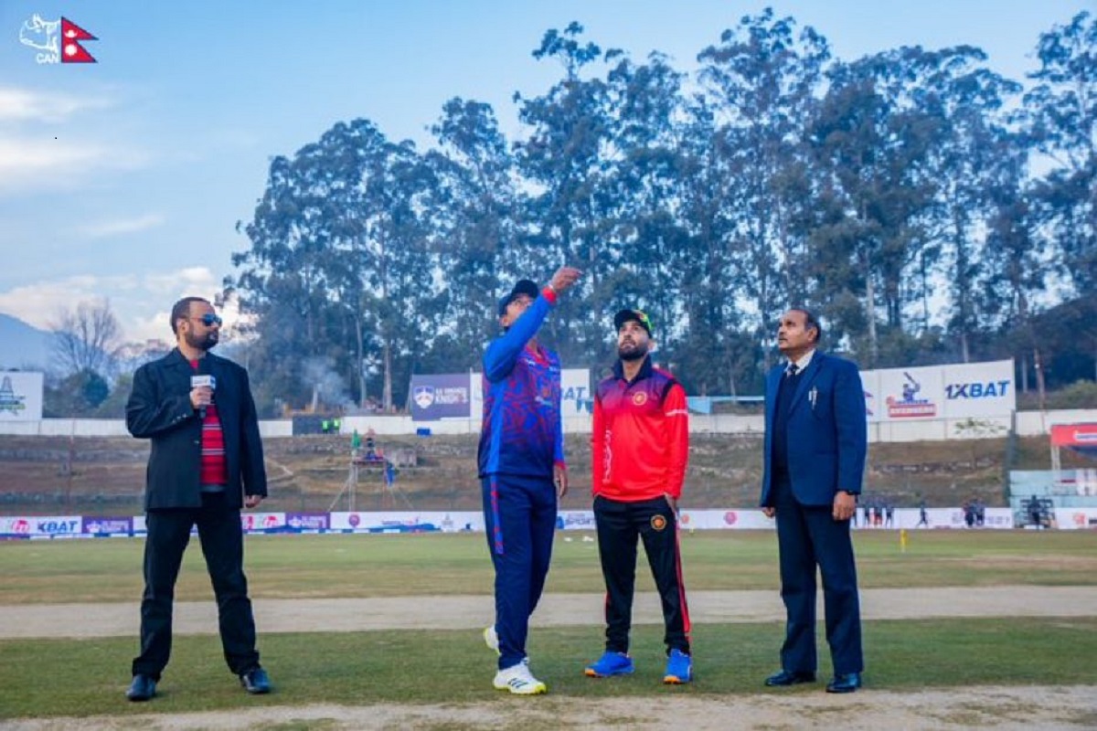 टस हारेर ब्याटिङ गर्दै काठमाडौं