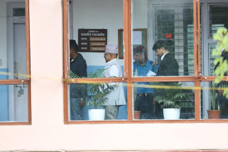 पूर्वप्रधानमन्त्री नेपाल ३५ लाख धरौटीमा रिहा