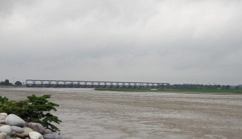 महाकालीमा पानीको सतह बढेपछि सवारी चलाउन रोक