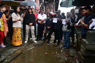 काठमाडौं महानगरले कंक्रिट निकालेर फेरि हालेपछि विवाद