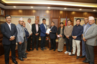 चेम्बरले अर्थतन्त्र सुधारका लागि अर्थमन्त्री पुनलाई बुझायो १७ बुँदे सुझाव