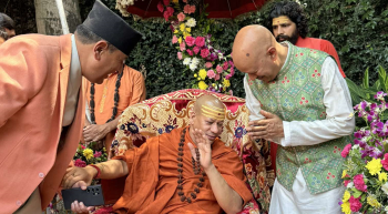 उद्योगीको बाबा मोह: उद्योगपतिका घरमा विशेष पूजा, तारे होटलमा राख्न तँछाडमछाड