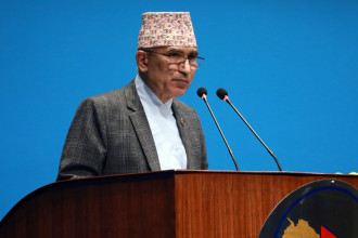 स्रोत सुनिश्चितता दिइएका २ दर्जन बढी आयोजनालाई बजेट खोज्दै अर्थमन्त्री