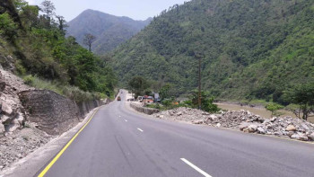 पहिरोले अवरुद्ध जयपृथ्वी राजमार्ग सञ्चालन