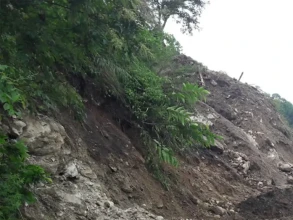 भेँडा चराउन गएकी महिला पहिरोले पुरिँदा मृत्यु