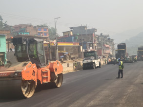 धमाधम हुँदै सडक स्तरोन्नतिको काम