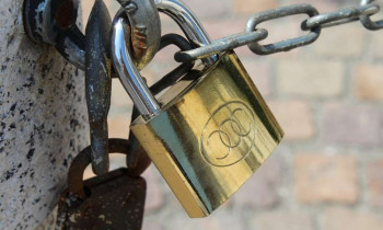 विद्यालय समायोजनलाई लिएर दुई दिनदेखि वडा कार्यालय तालाबन्दी