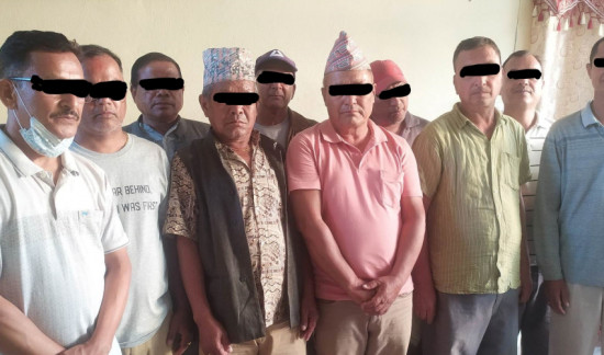 कैलालीबाट १५ जना जुवाडे पक्राउ