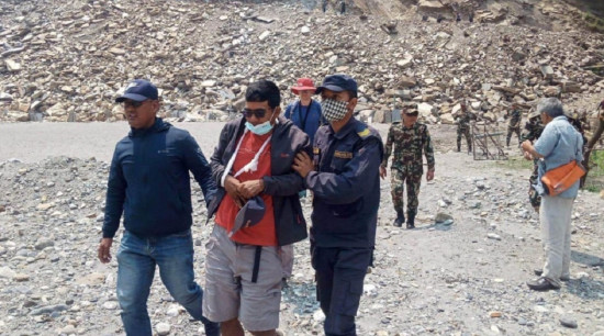 ढुंगा लागेर घाइते गुरुङको हेलिकप्टरबाट उद्धार