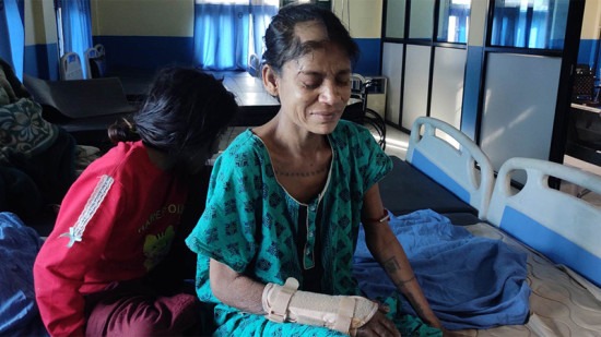 पैसा तिर्न नसक्दा छोराछोरीसहित श्रीमती अस्पतालमा बन्धक, श्रीमान् विदेशमा बेरोजगार