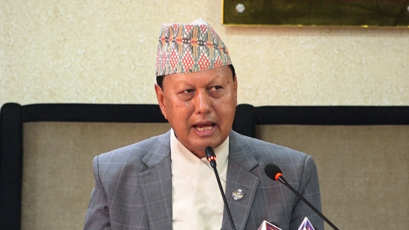 गरिबीले कोही पनि स्वास्थ्य सुविधाबाट वञ्चित नहोस् : स्वास्थ्यमन्त्री बस्नेत