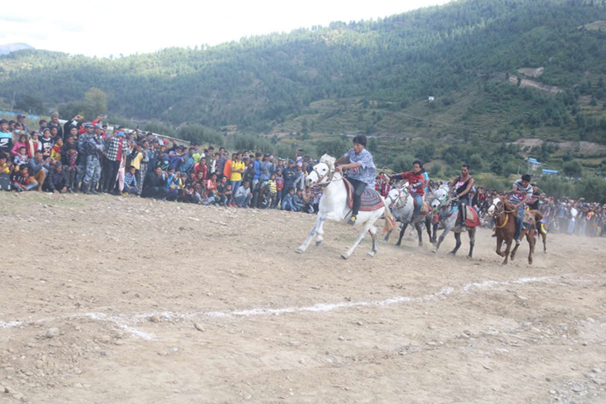 जुम्लामा घोडा दौड प्रतियोगिता : विकास बोहोरा प्रथम