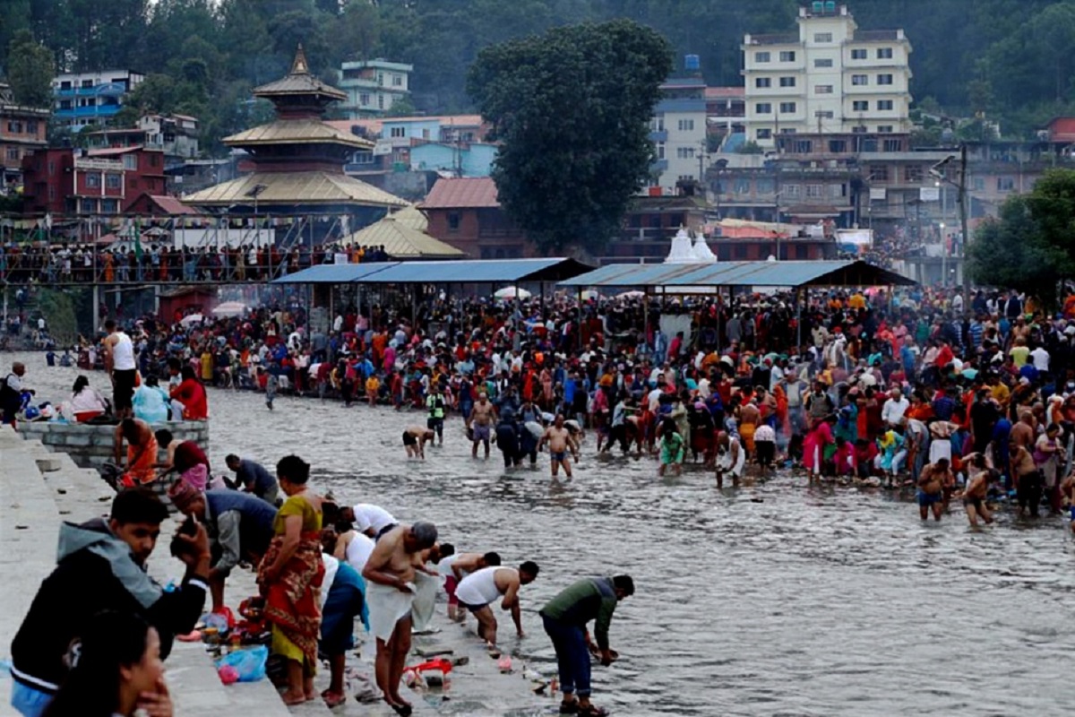 गोकर्णेश्वरमा दिवंगत पितृहरूको सम्झना [फोटो फिचर]