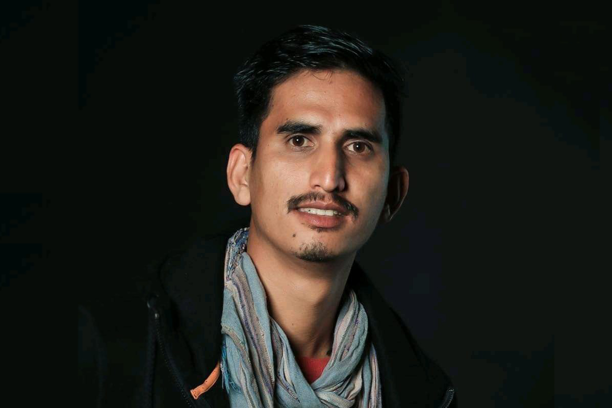 यी युट्युबर, जो अरुको निजी जीवनमा घुस्दै चरित्रहत्या गरिरहेछन्